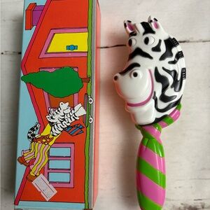 Vintage Avon Zany Zebra hair brush 1978